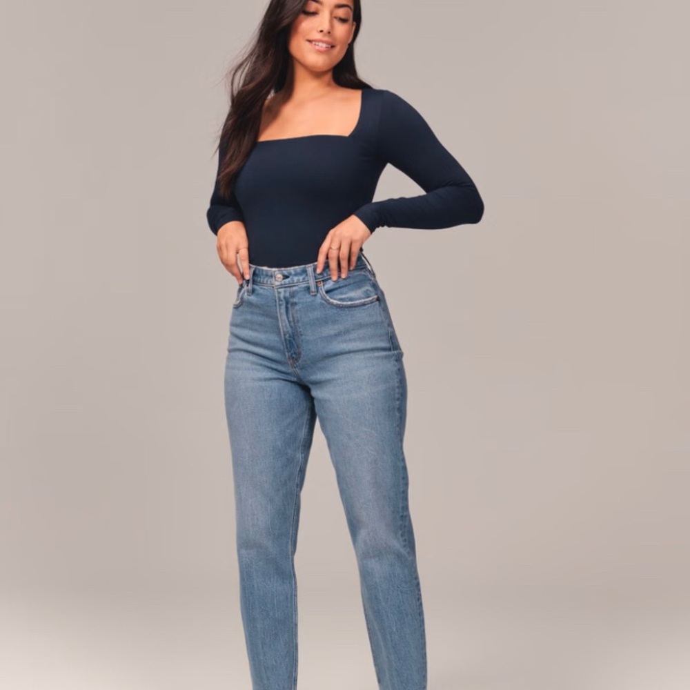 Abercrombie and Fitch Curve Love High Rise Mom Jean - NEW WITH TAGS